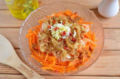 Попробуйте новый вкус: рецепт салата с морковью по-корейски