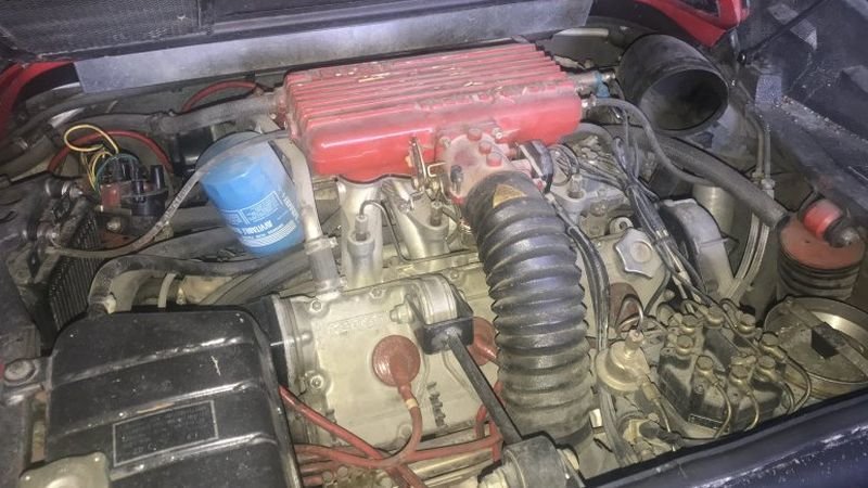 Купил дом вслепую, а в гараже оказался Ferrari 1984 года выпуска 