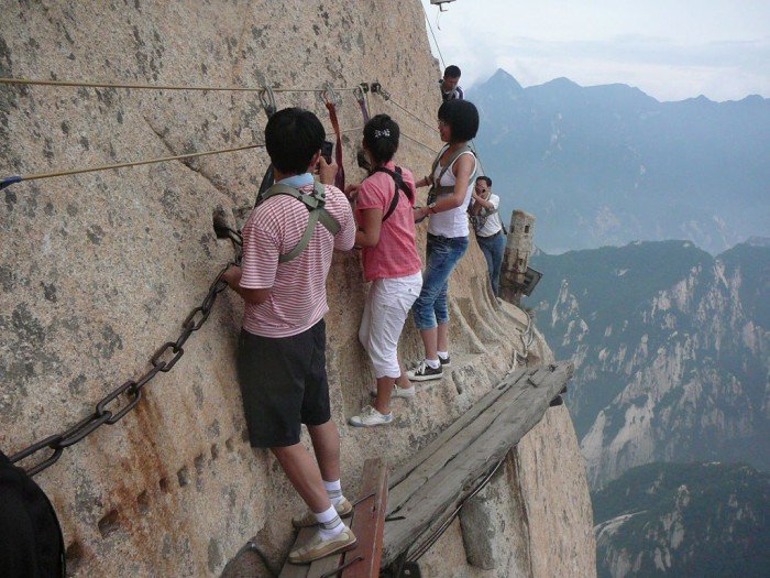 "Тропа смерти" в Китае - самая страшная тропа в мире. Фото 2
