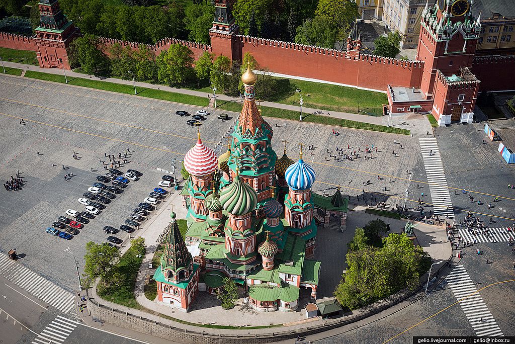 Виды храма василия блаженного. Храм Василия Блаженного на красной площади сверху в Москве. Москва вид на храм Василия Блаженного. Собор Василия Блаженного вид сверху. Храм Василия Блаженного Москва вид сверху.