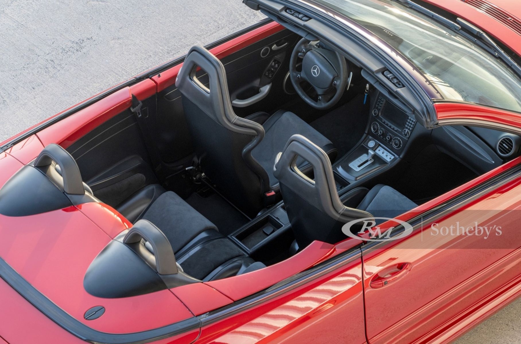 На продажу выставлен редкий кабриолет Mercedes-Benz CLK арабских шейхов На продажу выставлен редкий кабриолет Mercedes-Benz CLK арабских шейхов Новости