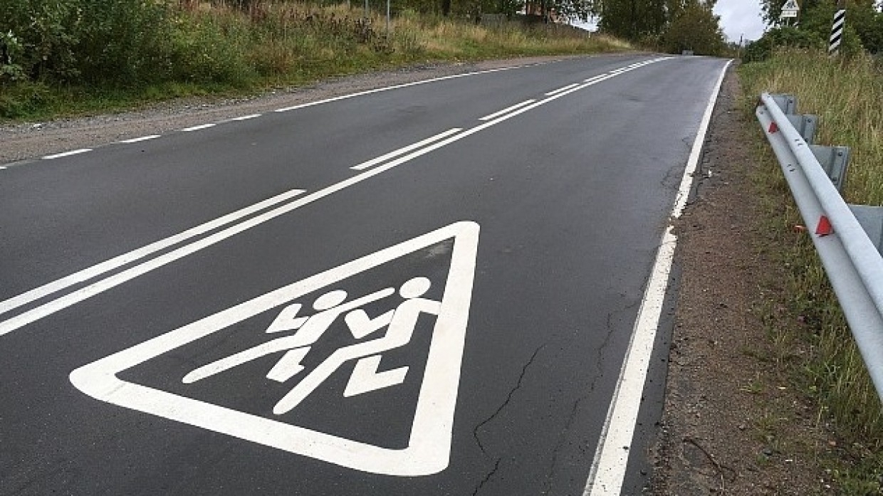 Рабочие в Севастополе написали слово «дети» с четырьмя ошибками