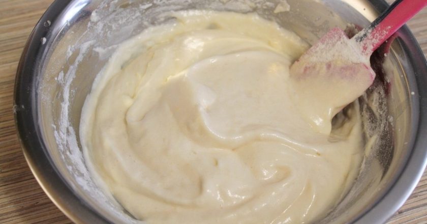 Молочный пирог «Белоснежка» в духовке бисквит, можно, очень, сахаром, шоколадной, глазурью, когда, пирог, сделает, молочный, приготовить, шоколада, полейте, форму, только, молочную, смесь, разрыхлитель, взбиватьПросейте, замесите