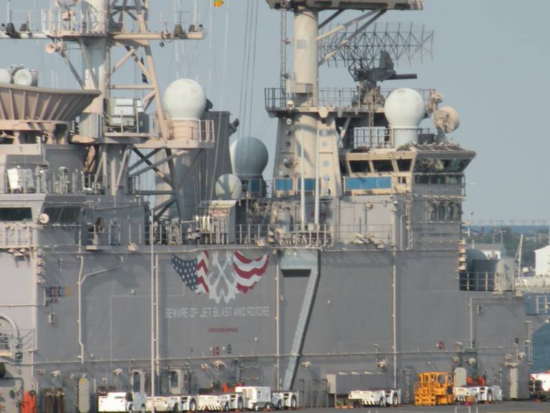 Военно-морская база Норфолк – проплывая мимо вмф