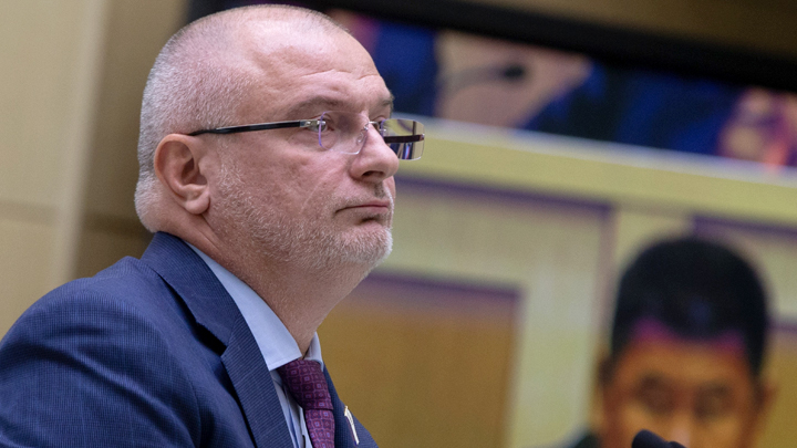 Сенатор Андрей Клишас: Государство не вправе диктовать родителям, как воспитывать детей Сенатор Андрей Клишас: Государство не вправе диктовать родителям, как воспитывать детей детей, поправок, Конституции, государства, поправки, России, когда, Клишас, только, светского, чтобы, людей, количество, другие, родителей, права, семей, достоянием, страны, Андрей