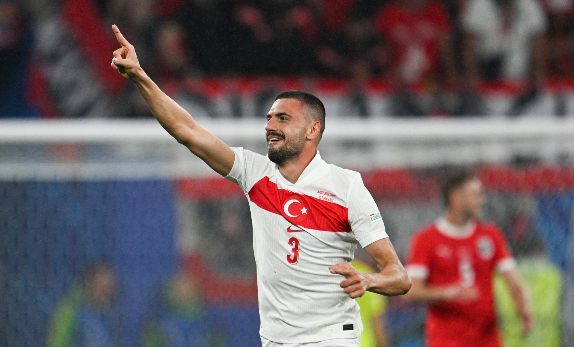 Турецкий защитник Демирал, сделавший дубль, признан лучшим игроком матча с Австрией