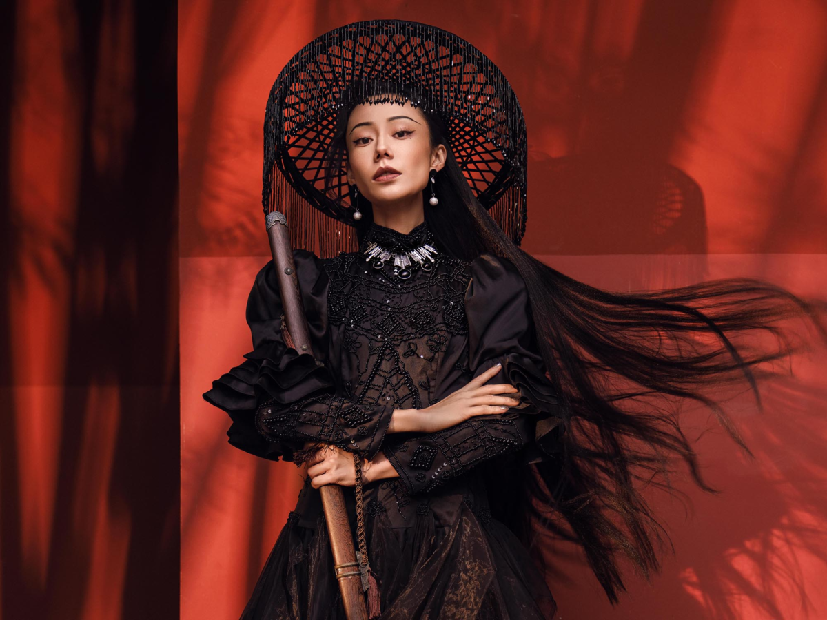 Xiaoyi Zhang (China): Wedding & Portrait photographer. WPPI Champion Photographer. As one of the famous wedding photographers of china, he has been photographed all over the world and won dozens of awards in the world-class photography competition.
