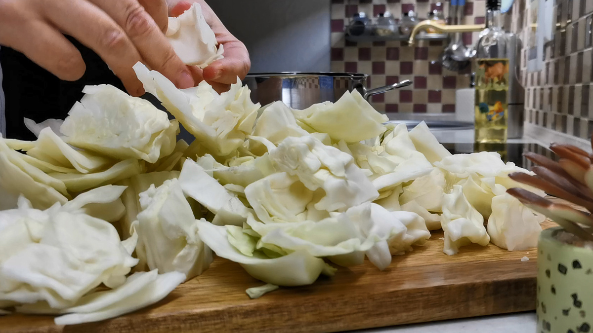 Никогда раньше не ела такой вкусной капусты. Готовлю уже третий раз за неделю и хочется еще. Гениальный рецепт и самое главное простой Никогда раньше не ела такой вкусной капусты. Готовлю уже третий раз за неделю и хочется еще. Гениальный рецепт и самое главное простой капусту, капуста, чтобы, можно, совсем, жарим, немного, такая, слегка, кастрюлю, ингредиент, масла, довольно, сухари, Поскольку, теперь, стать, сильный, добавляем, Огонь