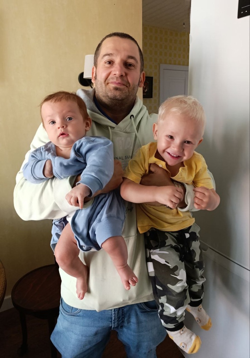    Полицейский рад, что выбрал Россию, а не США