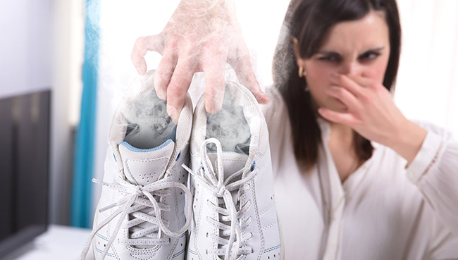 Как избавиться от неприятного запаха в обуви? Как избавиться от неприятного запаха в обуви? гигиена,неприятный запах,обувь,полезные советы