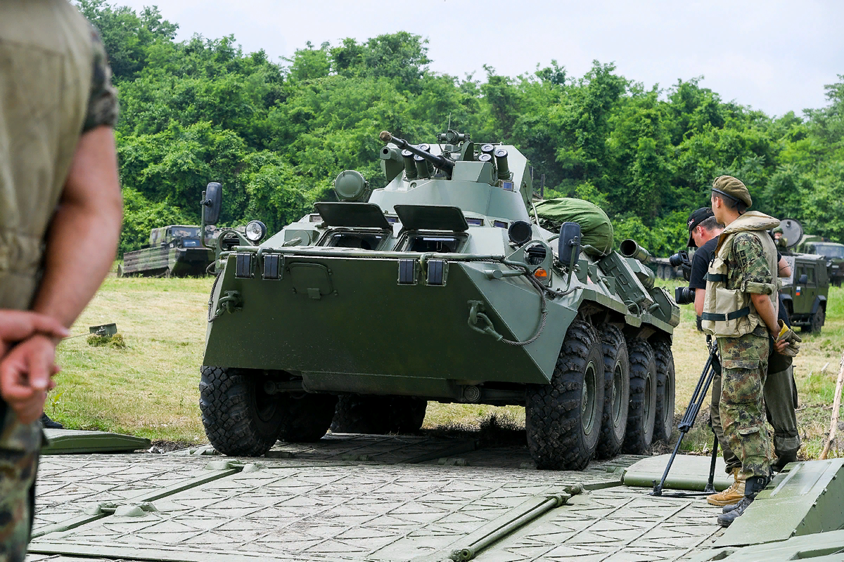 Учение русские. Военные учения. Армия РФ учения. Армейские учения. Российская армия учения.