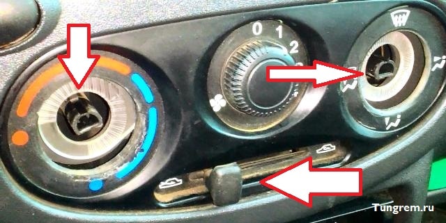 Снятие кнопок с центральной консоли Лада Калина