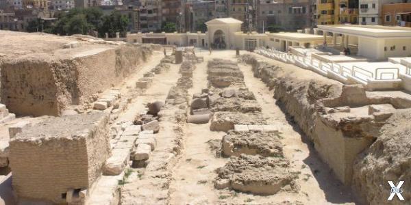 Руины Александрийского Серпеума, где ...