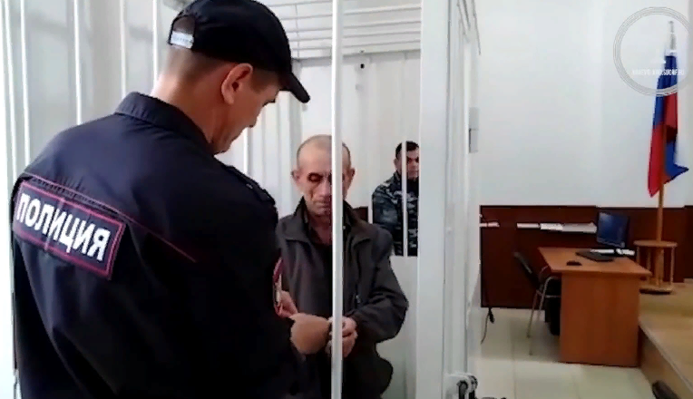 Суд арестовал на два месяца обвиняемого в убийстве посетителя кафе в Апшеронске