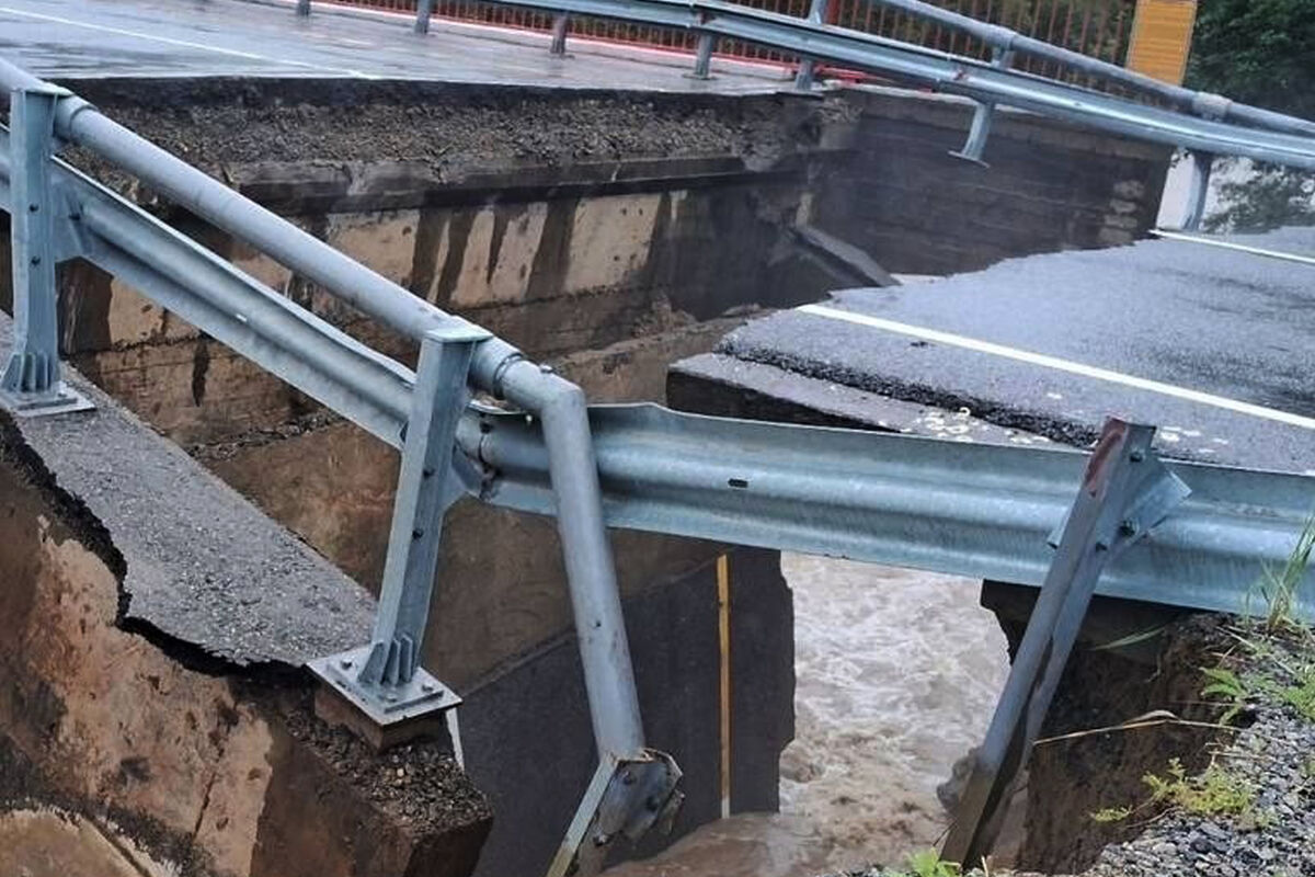 В Бурятии из-за ливней размыло два моста, жители оказались отрезаны от сообщения