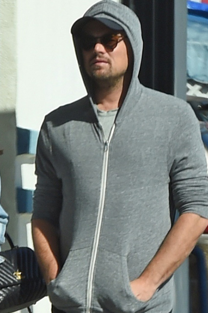 Леонардо ДиКаприо и Камила Морроне присматривают мебель для своего дома в Голливуде Леонардо ДиКаприо и Камила Морроне присматривают мебель для своего дома в Голливуде Звездные пары