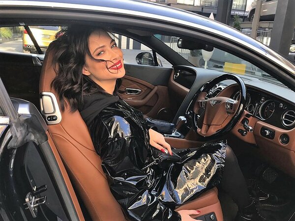 Харизматиченая актриса театра и кино-Настасья Самбурская Харизматиченая актриса театра и кино-Настасья Самбурская