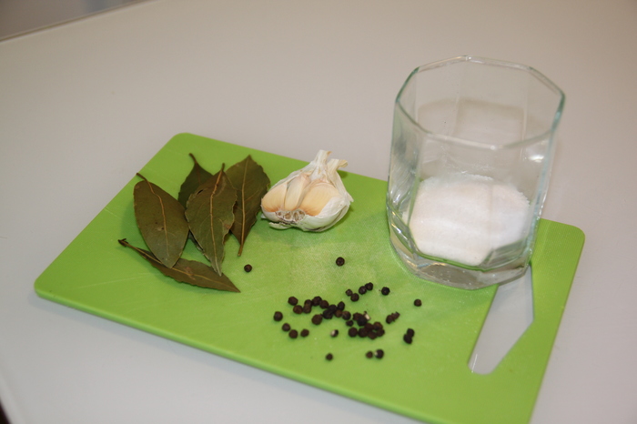 Сало соленое с чесноком, но не простое закуски,кулинария,сало,солим