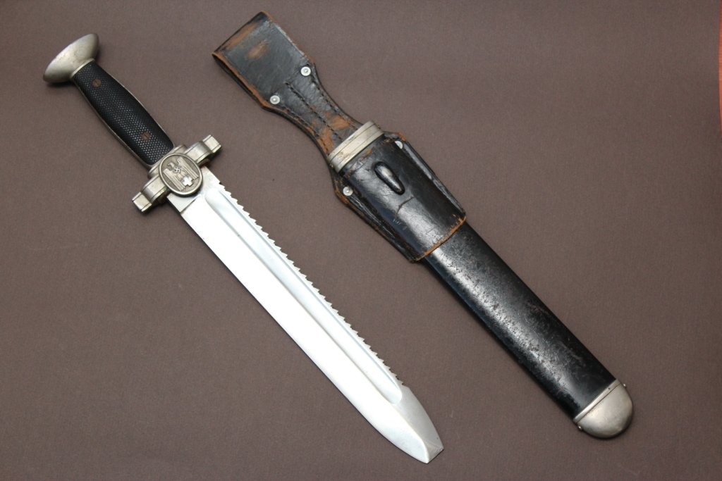 Тесак рядового состава Немецкого Красного Креста(Deutsches Rotes Kreuz)