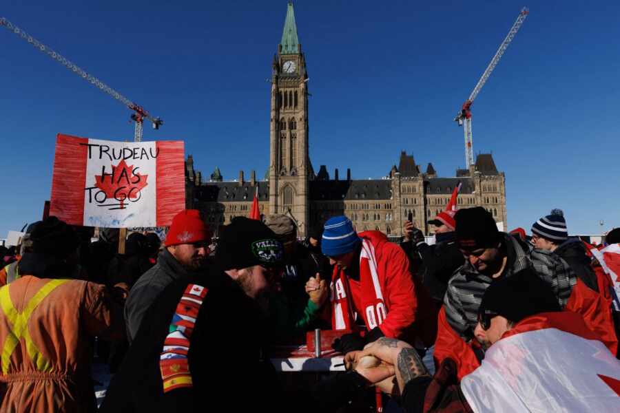 Канадский майдан: власти наносят ответный удар