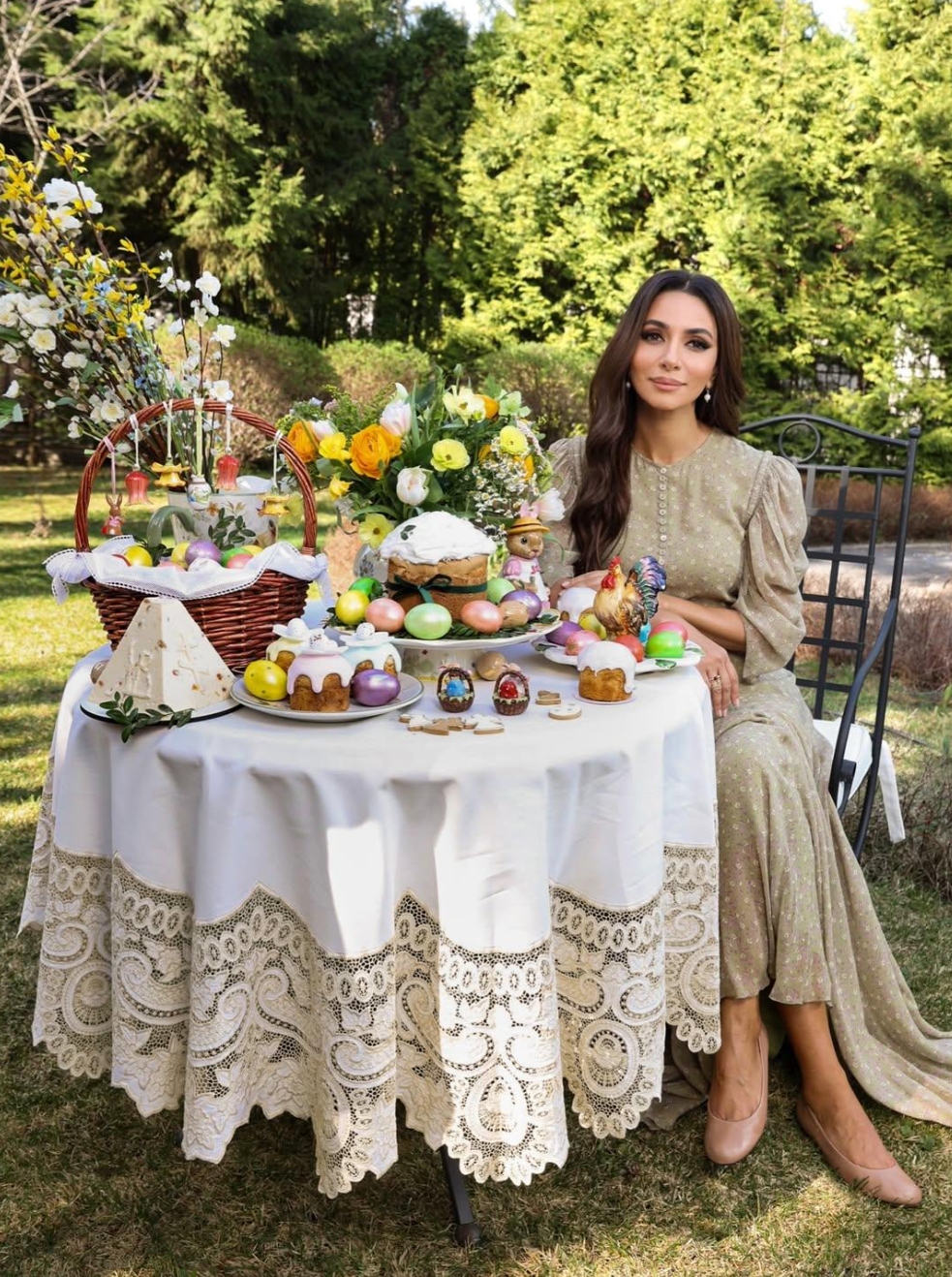 Киркоров с куличом за 100 тысяч рублей, Екатерина Стриженова с внуками: как звезды отметили Пасху-2026 праздник, Пусть, чтобы, Стриженова, Татьяна, Песков, дочери, подписала, сердца, кулича, Навка, телеведущая, 58летний, посетили, Екатерины, звезда, Филипп, службу, Ксении, соцсетях