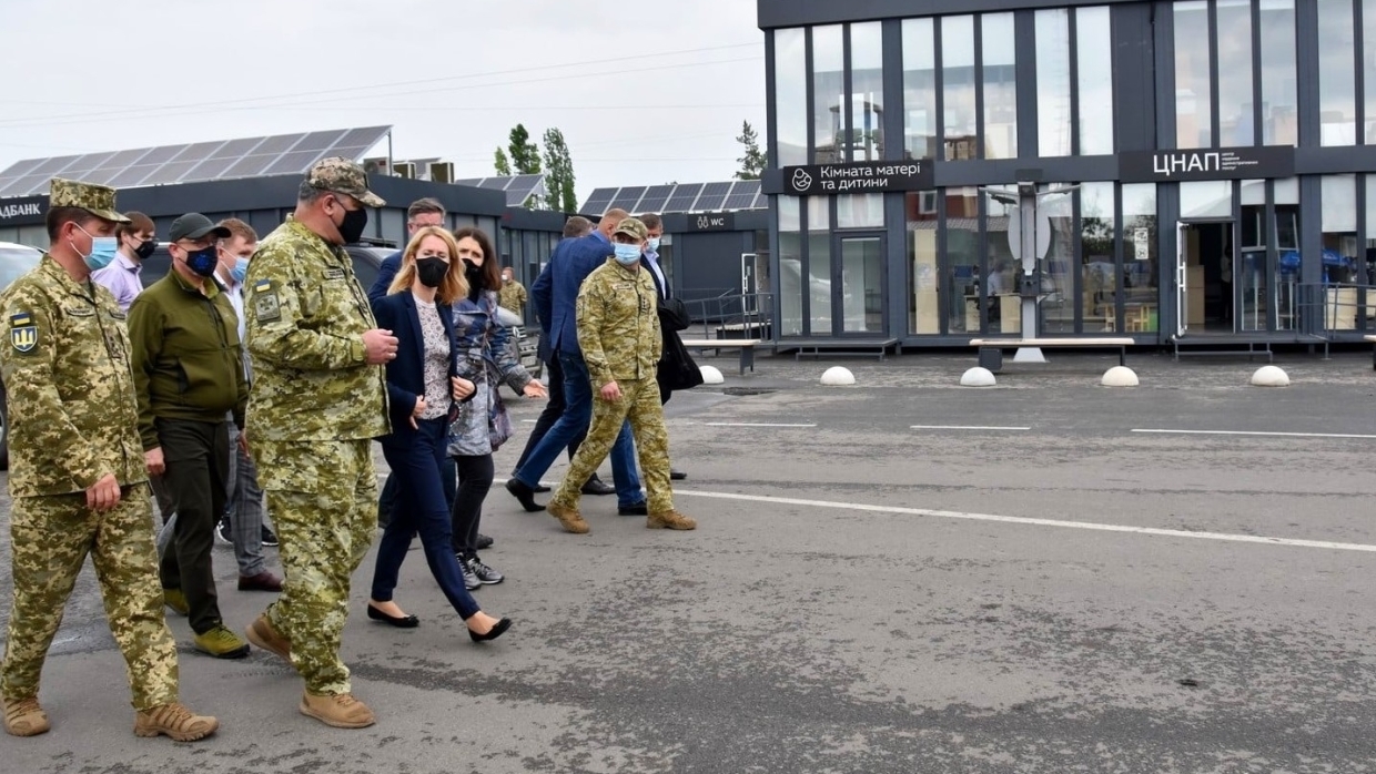 Зеленский хочет встретиться с Путиным, а НАТО снова пригласила главкома ВСУ