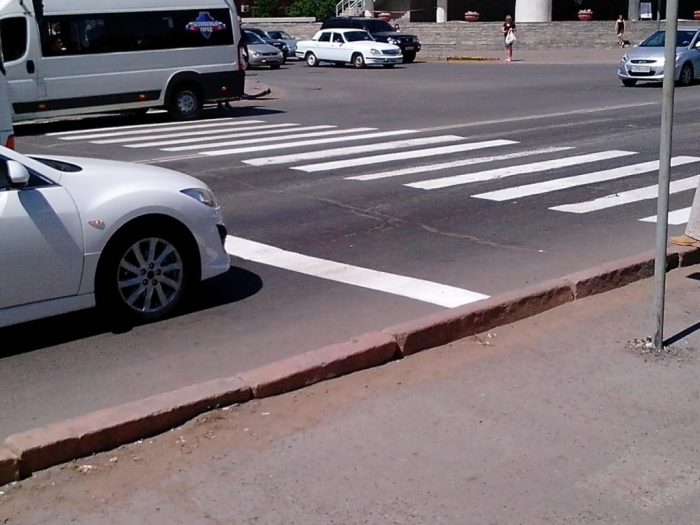 Как правильно поступить, чтобы не наломать еще больше дров, если заехал за стоп-линию Марки и модели,ПДД,полезные советы