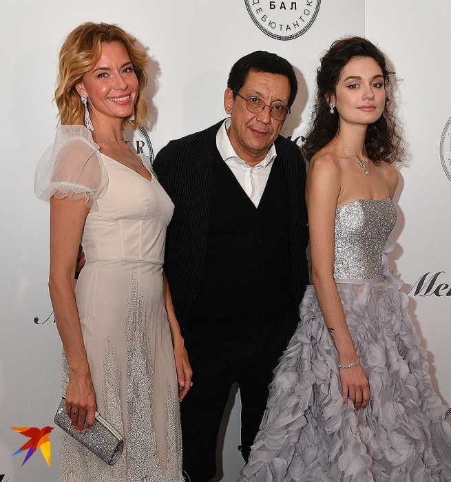 Две любимые  женщины сердцееда Егора Кончаловского видео,Егор Кончаловский,знакомство,концерт,наши звезды,шоу,шоубиz