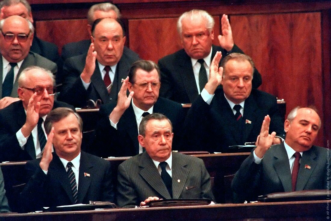 Холодный март 85-го: кто и зачем привел к власти Михаила Горбачёва аналитика,История,общество,Политика
