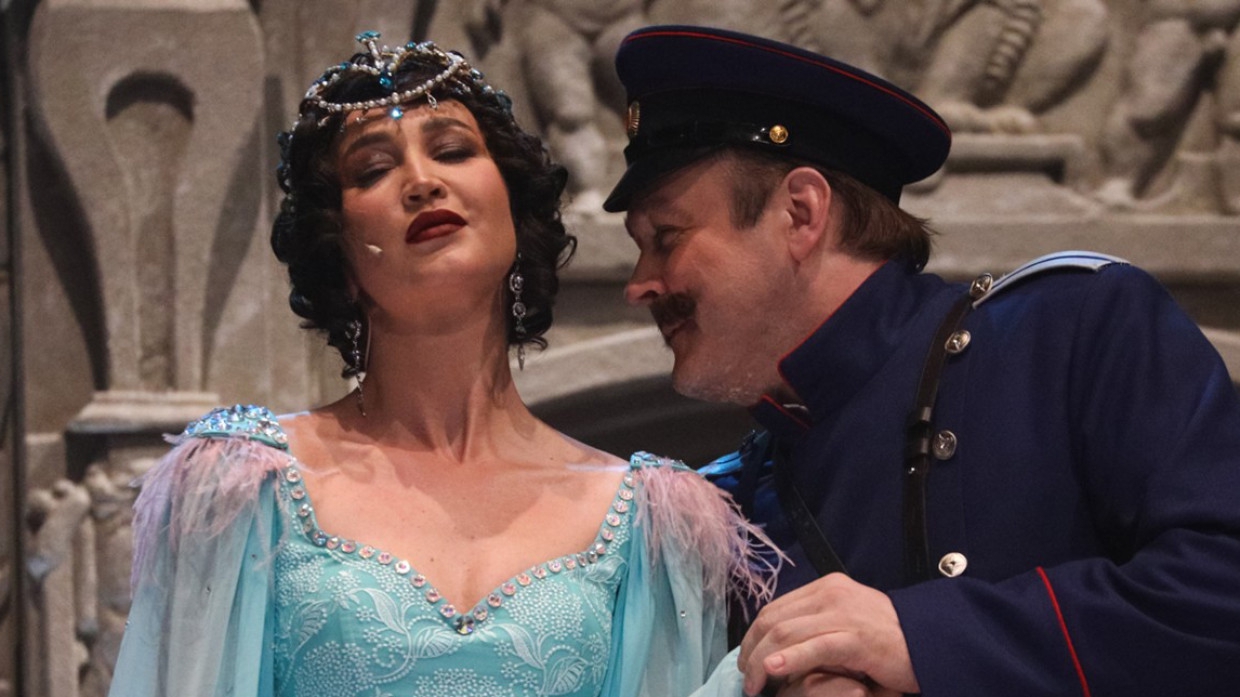 «Дурновкусие»: режиссер театра им. Райкина оценил участие Бузовой в спектакле про Сталина «Дурновкусие»: режиссер театра им. Райкина оценил участие Бузовой в спектакле про Сталина Общество