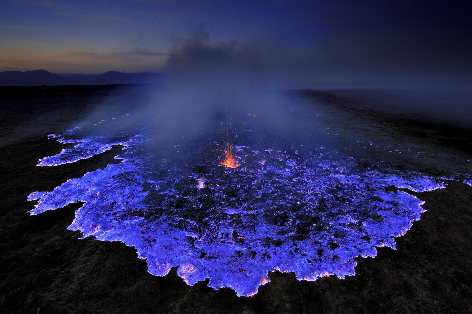 Вулкан Иджен в Восточной Яве, Индонезия вулканы,красота,необычное,природа
