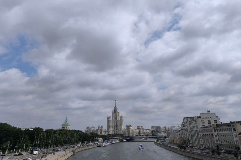 Москвичам рассказали о разной погоде в воскресенье