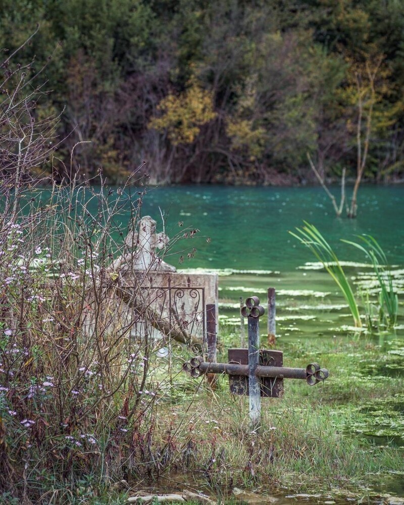 Джамана — деревня под водой деревни, Джамане, Джаману, ядовитого, озера, шахта, около, Джамана, некоторых, захотели, семей, Несколько, сантиметров, примерно, растет, Уровень, гектаров, достигает, затопившего, 11000