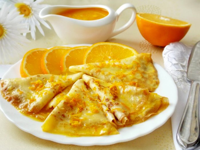 Тонкие блинчики с апельсином - традиционное блюдо французской кухни. /Фото: patee.ru