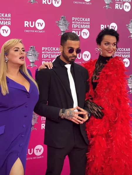 Dress Code. Ольга Серябкина, Полина Гагарина, Zivert на  музыкальной премии RU.TV лучший, певица, лучшая, Москве, КутидзеАртем, ВодонаеваТамара, МаликоваАлена, ОрбакайтеИнна, ШейхКристина, ГагаринаМаша, АдушкинаПолина, ФабрикаКатя, ЧекалиныДима, ЗемлянеГруппа, БородинаГруппа, дуэтКсения, Звонкий, Краймбрери, любви, Валерия