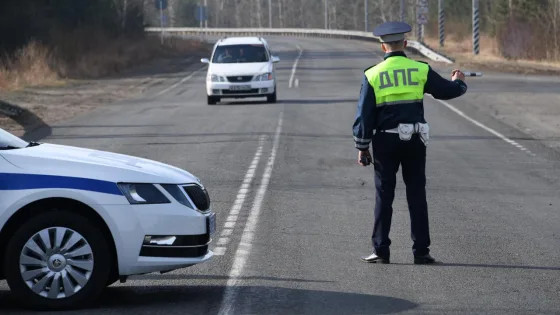 В ГИБДД раскрыли, зачем на дорогах используют двойную сплошную линию, если есть одинарная