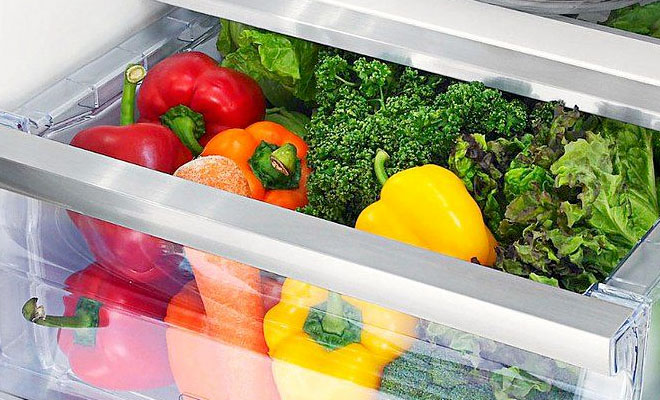 Храним овощи неделями и не портятся: положили в холодильник бумажное полотенце
