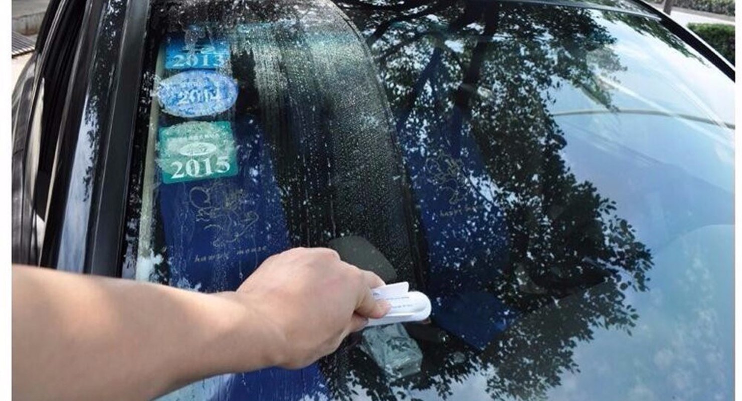 Как быстро очистить стекла от наледи