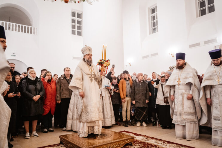 В Спасо-Преображенском кафедральном соборе Твери прошло первое за 101 год Пасхальное богослужение
