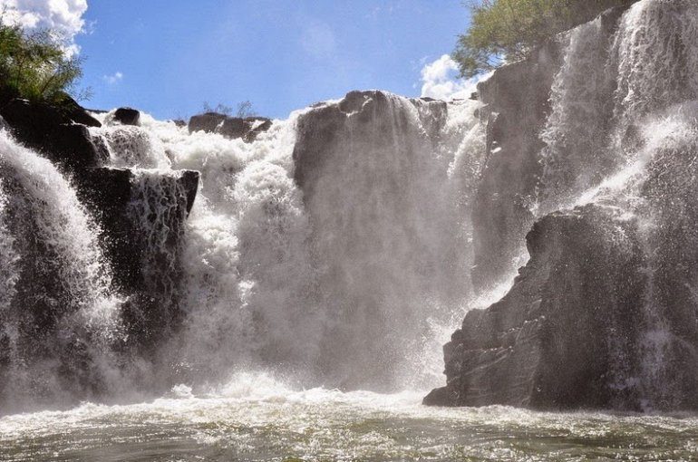 Чудо природы: уникальный водопад Мокона Мокона, водопад, Уругвай, также, является, Водопад, метров, Аргентине, вдоль, когда, водопада, Юкума, каньона, местах, более, Каньон, километрах, объема, зависит, варьируясь