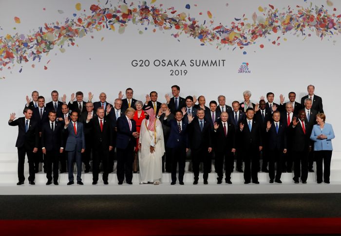 Путин и Трамп вместе пришли на церемонию фотографирования G20 Путин и Трамп вместе пришли на церемонию фотографирования G20