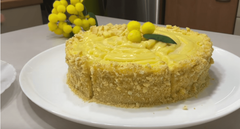 Самый весенний и самый яркий: торт Мимоза с необычной сборкой
