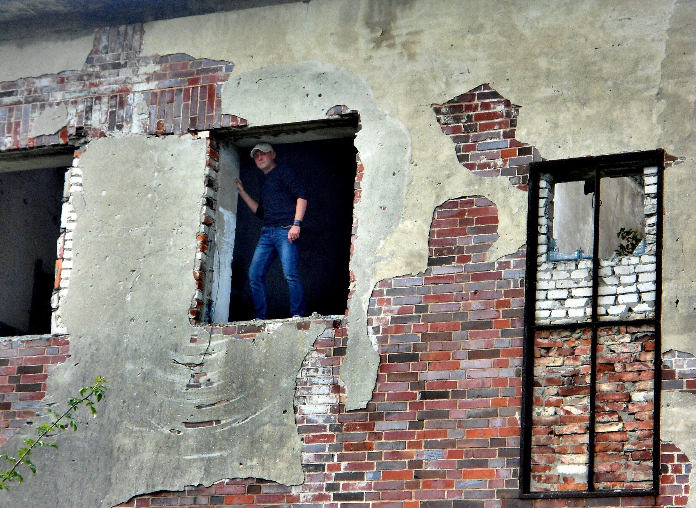 Заброшенный немецкий аэродром Люфтваффе Нойтиф. Начало. Заброшенный немецкий аэродром Люфтваффе Нойтиф. Начало.