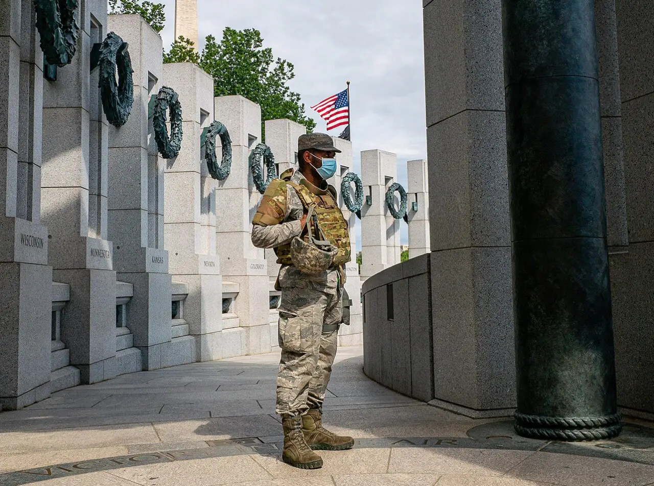 В стрельбе по военным в Вашингтоне подозревают бежавшего за армией США афганца