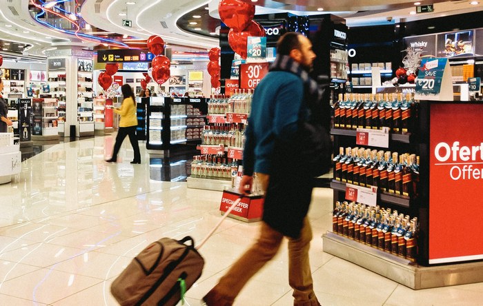 Хитрый способ, которым аэропорты заставляют нас тратить в Duty Free гораздо больше авиатур,путешествие