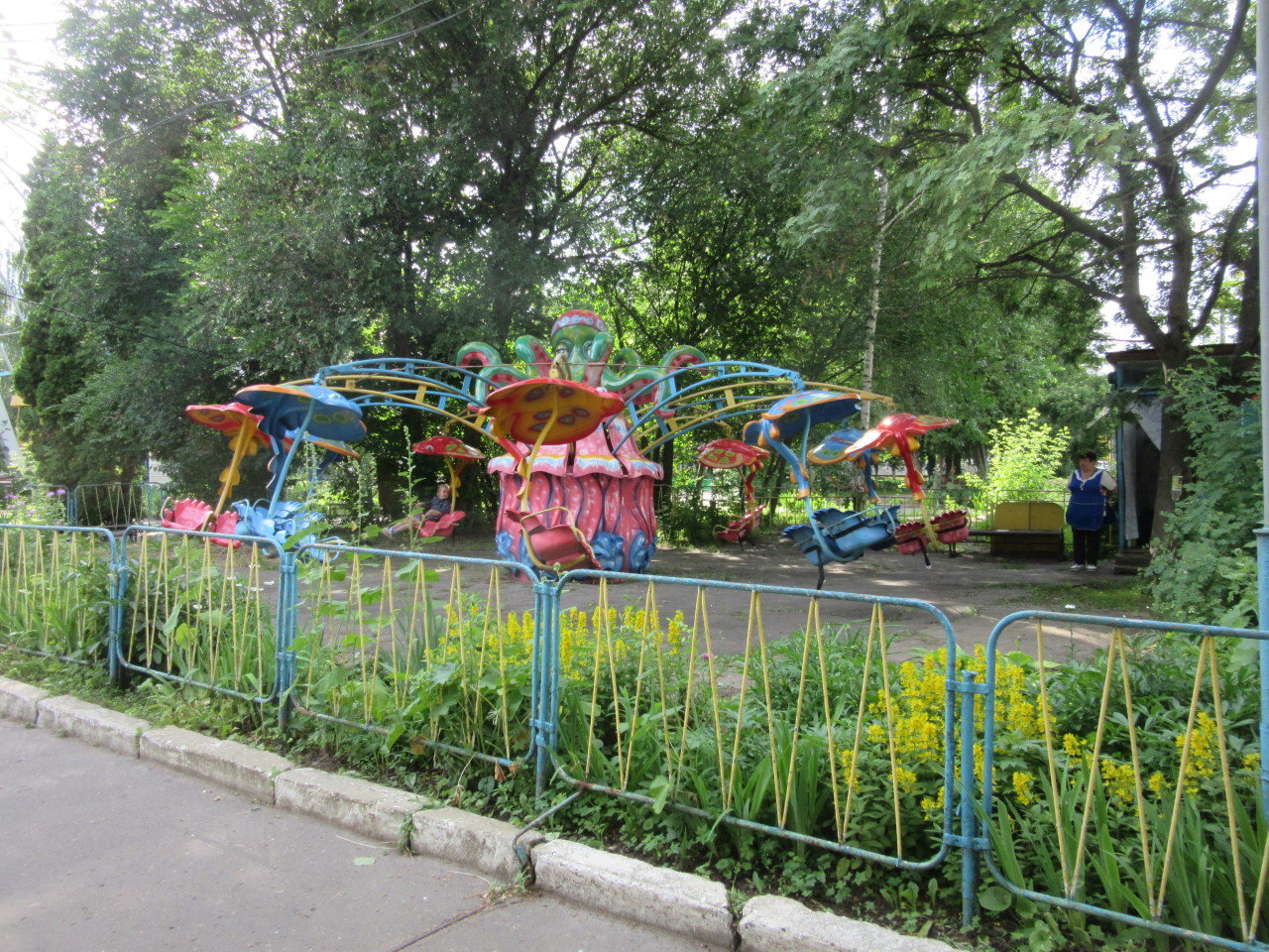 Орёл. Чуть более ста лет...Прогулка 10 (часть 2) парка, парке, города, городской, театр, здание, Горького, кустарники, городского, деревьев, много, площадь, очень, общественности, кустарников, деревья, неоднократно, назад, аттракционы, большой