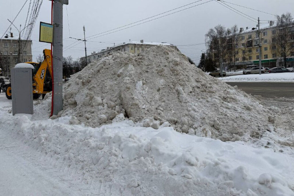Сугробы в Москве выросли до рекордного значения за все время наблюдений
