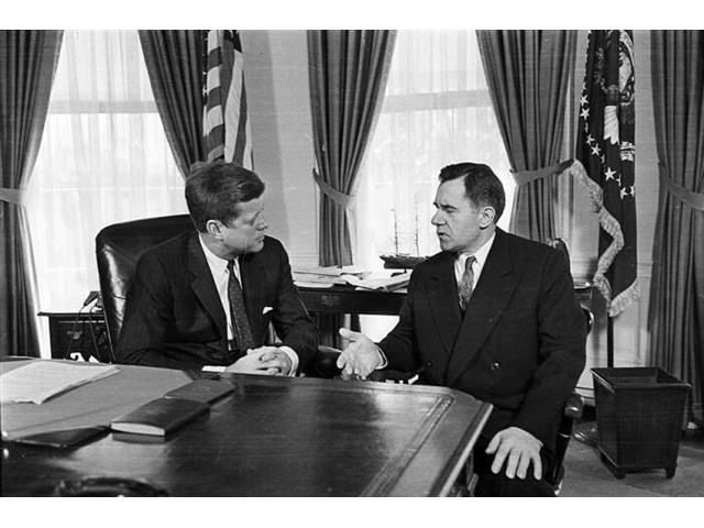 За что Горбачев ненавидел главу МИДа СССР Громыко, который привёл его на вершину власти история