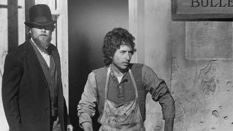 Гордон Доусон (слева) и Боб Дилан на съемочной площадке