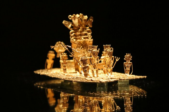Древнее произведение искусства, изображающее происхождение мифа об Эльдорадо, Музей золота в Боготе. \ Фото: rove.me.